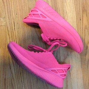 KIZIK Women’s Athens Sneakers in Neon Pink (Size 7.5)